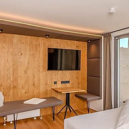 Greendesign Aparthotel 4*
